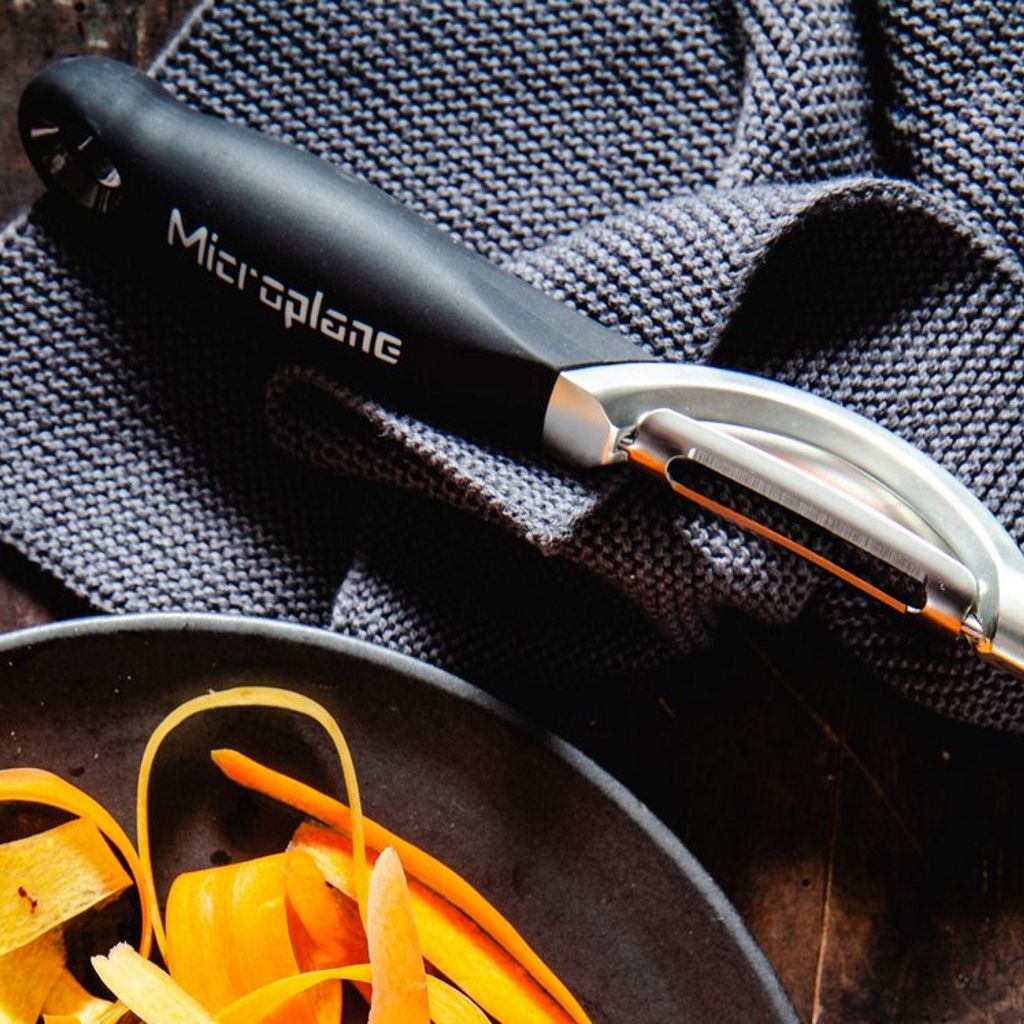 Microplane Professional Peeler YesChef