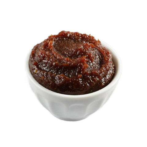 Miso Kei Chan i en lille skål – den smukke gyldenbrune misosauce med cremet konsistens fremhæver den fyldige umami, den naturlige fermentering og den autentiske japanske smag, som gør den ideel til kylling, grøntsager og klassiske japanske retter.