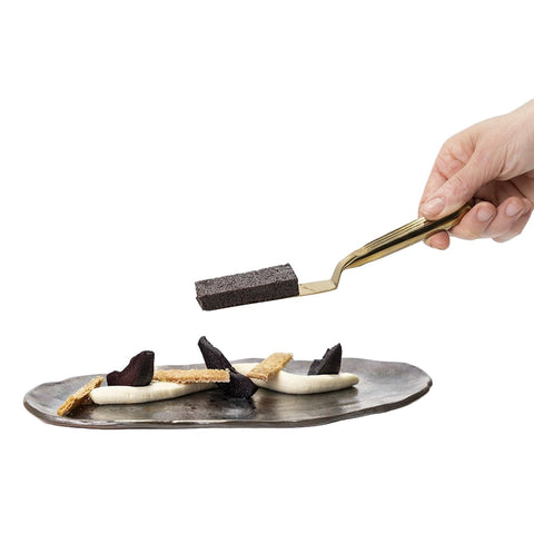 Vores spatel i brug til servering 