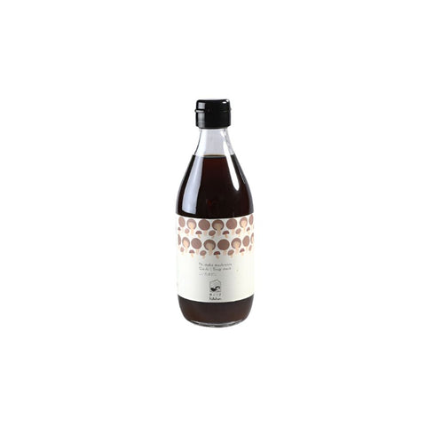 Vegansk shiitake dashi 150 ml i original japansk glasflaske – autentisk japansk dashi med shiitake og kombu, fyldig umami, naturlig dybde og premium kvalitet, perfekt til supper, ramen, nudler og plantebaseret japansk madlavning.