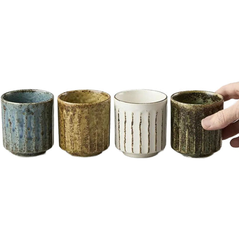Japansk keramik - sæt med 4 te kopper med riflet linjer
