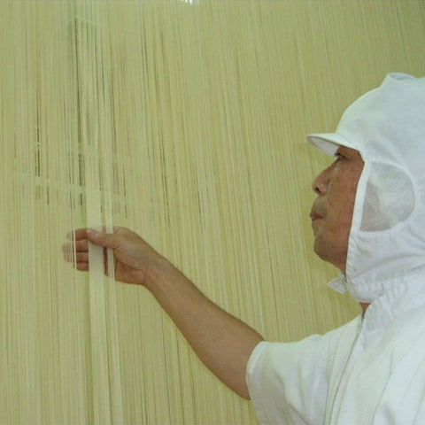 Igang med at lave soba nudler 