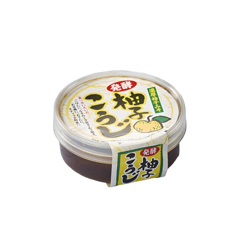 Yuzu Koji 110 g i original japansk emballage – autentisk japansk yuzu koji med naturlig fermentering, frisk citrusaroma fra yuzu og fyldig umami, perfekt til marinader, dressinger, fisk, kød og autentisk japansk madlavning.