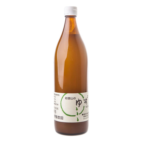Japansk yuzujuice 900 ml i glasflaske – autentisk yuzujuice med intens og naturlig citrussmag.