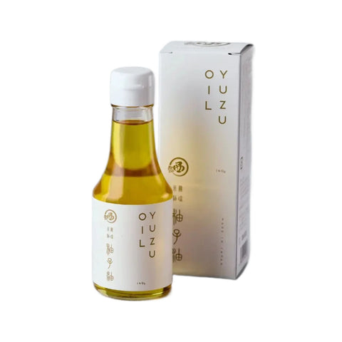 Yuzuolie 140 g i original japansk glasflaske med original emballage – autentisk japansk gourmetolie med frisk yuzu, intens citrusaroma og premium kvalitet, perfekt til fisk, skaldyr, salater, sushi og gourmetretter.