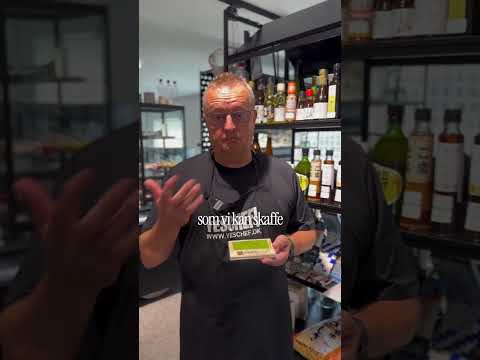 Friskhed gør forskellen!

Lars fortæller om vores Menegi japanske mini forårsløgskud – en sprød og smagfuld ingrediens, der giver det sidste pift til vores retter. 

Hos os får vi friske råvarer leveret hver tirsdag, så vi altid kan tilbyde den bedste kvalitet.
