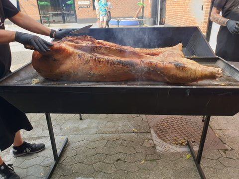 Yeschef på arbejde. Grill 