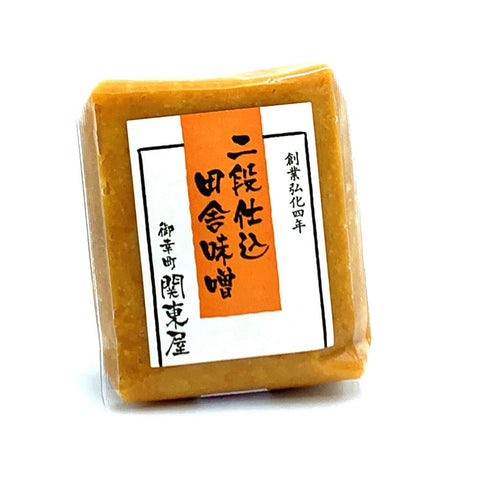 Land Miso fra Kyoto i originale japanske emballager på 100 g og 500 g – autentisk japansk lys miso med naturlig fermentering, mild sødme, fyldig umami og premium kvalitet. Produceret i Kyoto af en traditionsrig misoproducent og perfekt til misosuppe, marinader, dressinger og autentisk japansk madlavning.