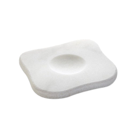 Hvid marmor tallerken med lille fordybning