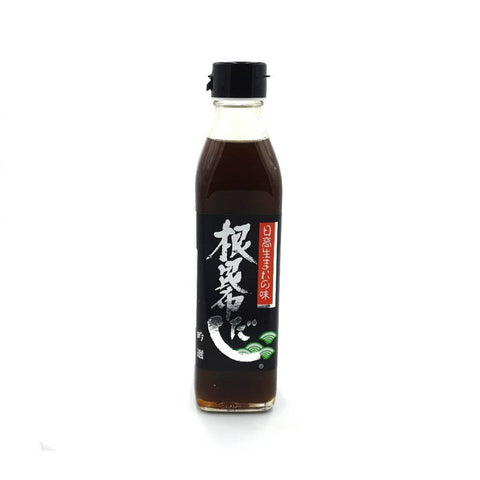 Koncentreret dashi med ekstra komburødder 300 ml i original japansk glasflaske – autentisk japansk premium dashi med ekstra komburødder, fyldig umami og dyb smag, perfekt til supper, saucer, nudler og autentisk japansk madlavning.