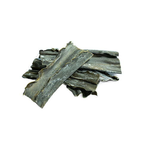 Hidaka kombu tang 30 g i original japansk emballage – autentisk kombu fra Hokkaido i Japan med bløde fibre, naturlig umami og høj kvalitet. Perfekt til dashi, supper, simreretter, fond og traditionel japansk madlavning.