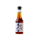 Sort sesamolie 300 ml i original japansk glasflaske – autentisk japansk premium sesamolie fra Kyoto med intens nøddeagtig aroma, fyldig umami og traditionelt japansk håndværk, perfekt til sushi, sashimi, dressinger og autentisk japansk madlavning.